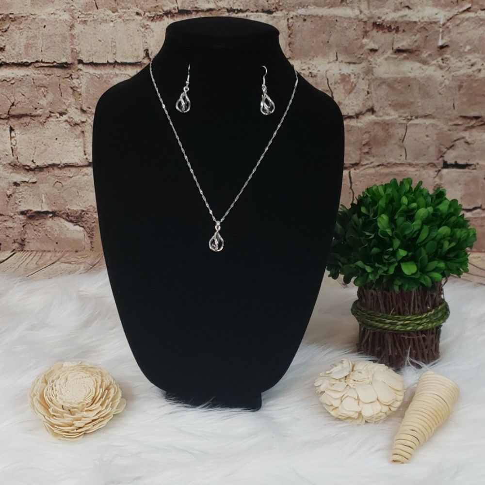 Earring and Necklace Set